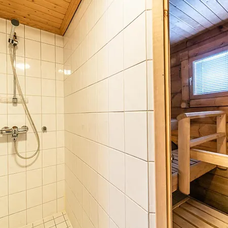 Family At Nulppotie 5, Levi Korospohja